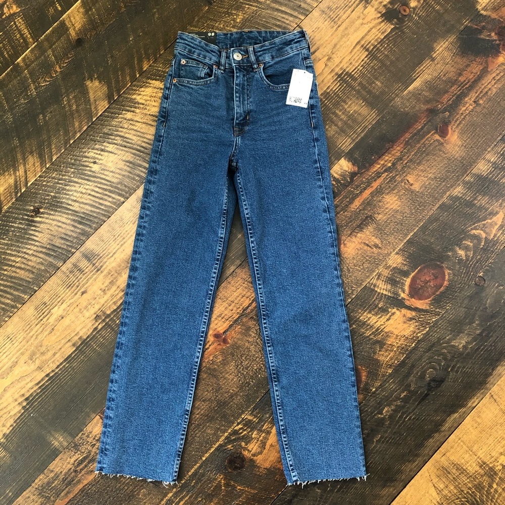 NWT H&M Divided Straight Leg Medium Wash Jeans